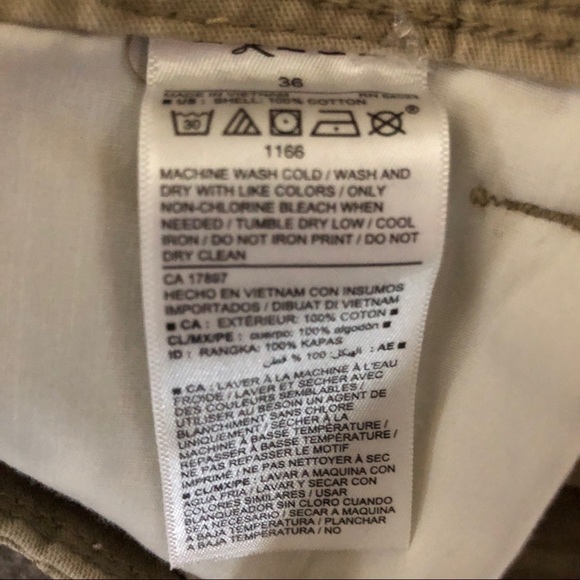 Old navy - khaki shorts - size 36 - Picture 3 of 3